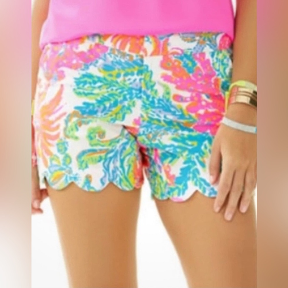 Lilly Pulitzer Buttercup Scalloped Shorts size 4